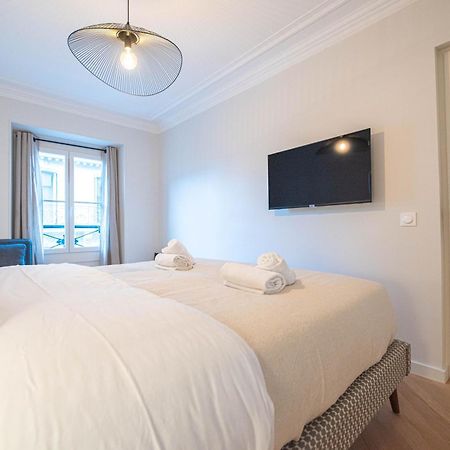 Luxury Apartments In Paris Center Room photo