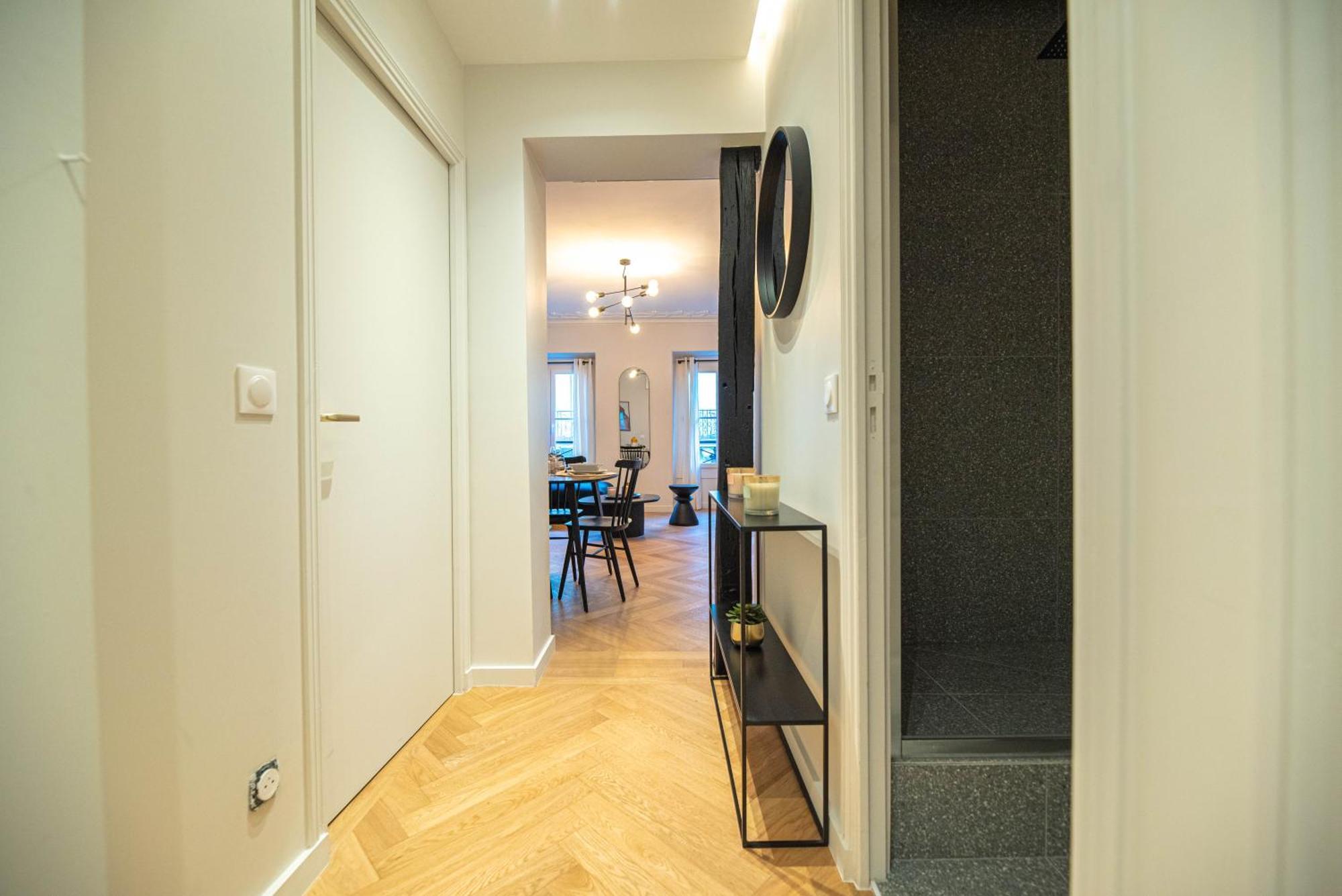 Luxury Apartments In Paris Center Room photo